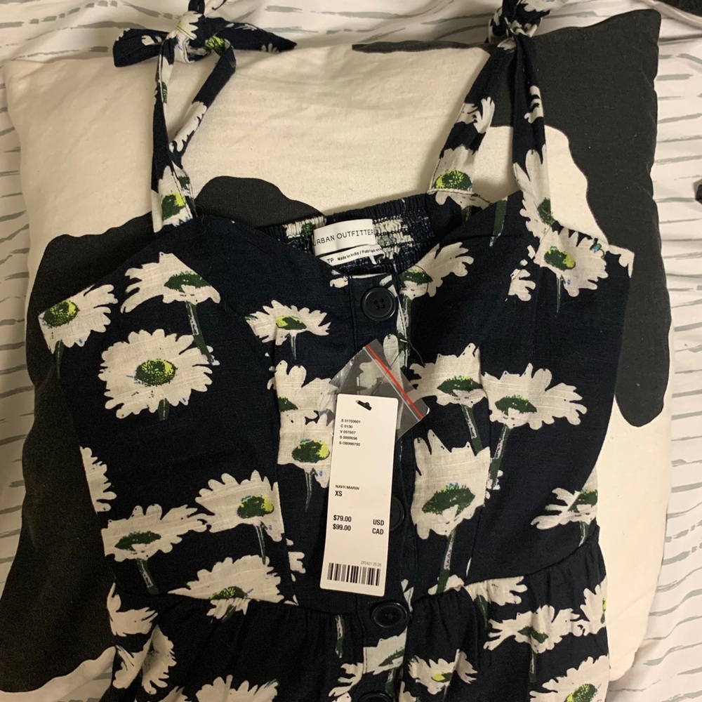 URBAN OUTFITTERS BLACK DRESS